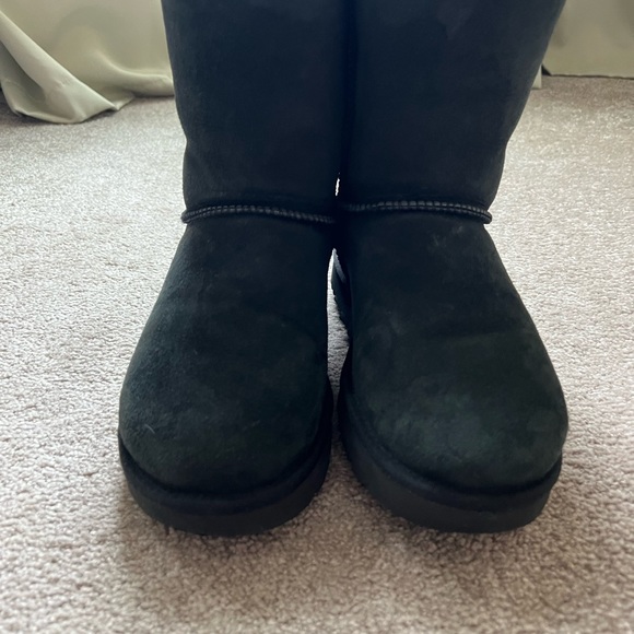 Bailey Bow Ugg Boots. Women’s size 9. - Picture 2 of 7